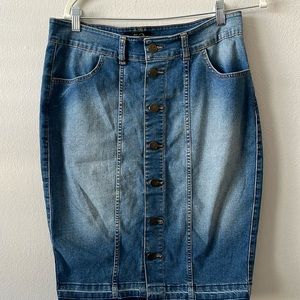 JLo denim skirt size 11